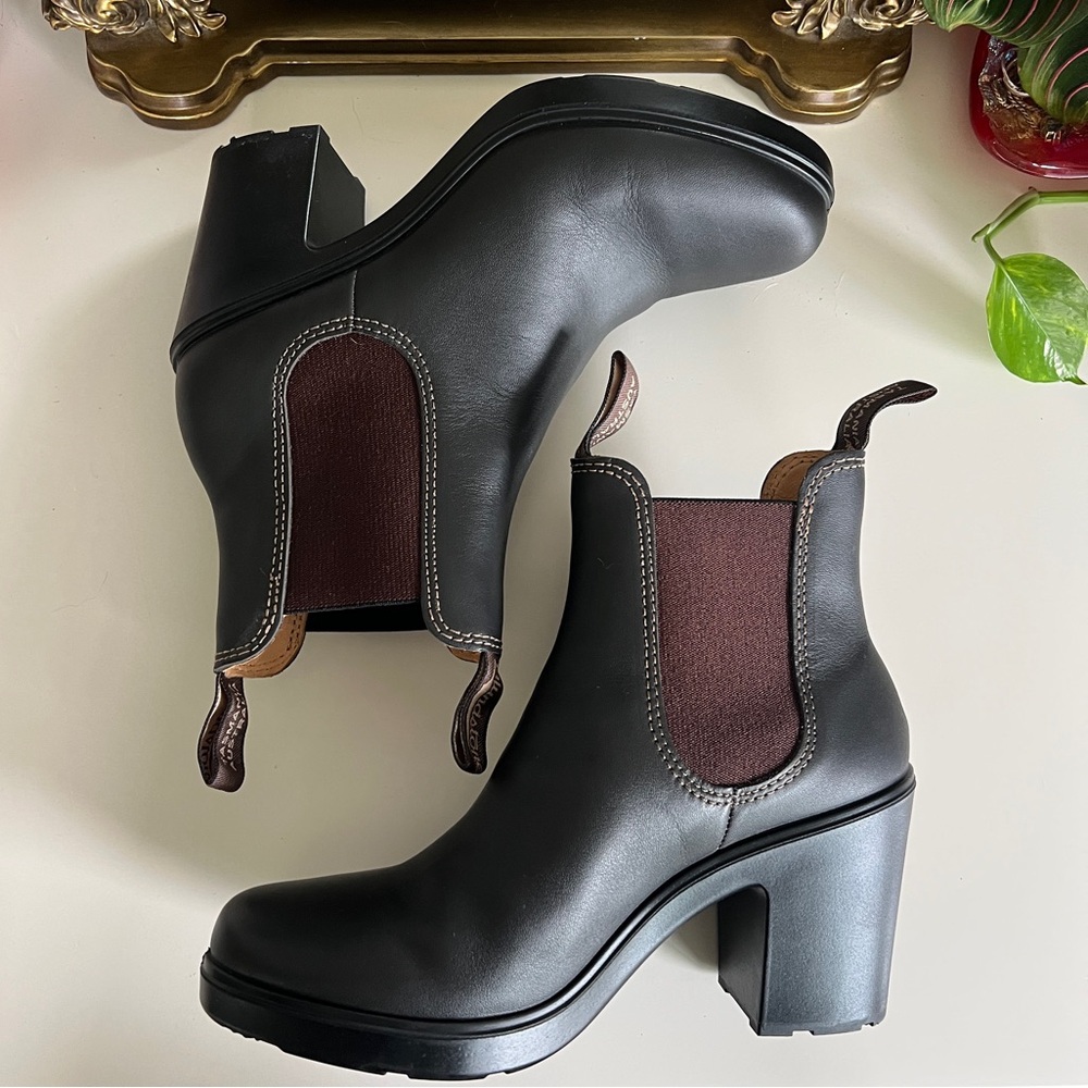 Blundstone Stout Brown Leather #2366 High Heeled Chelsea Boots US 8 / UK 5